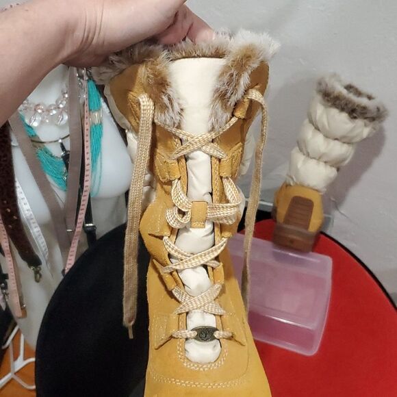 Timberland Mount Holly Duck Boots - Suede Lace Up Puffer Boots in Tan Size 8 - Picture 8 of 16